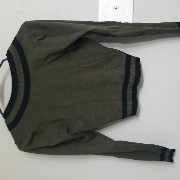 Sweater - Picture 3 of 4